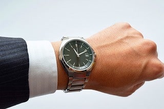 待ち合わせの時間は過ぎている