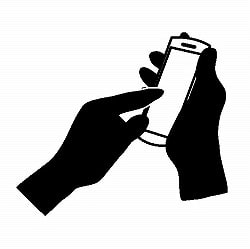 スマホをいじる